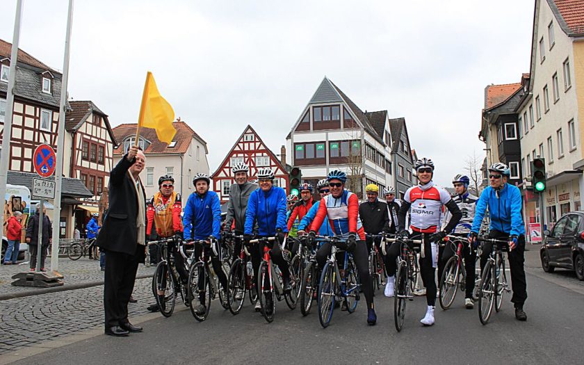 Rudolf Scharping startet Gruppe in Nidda