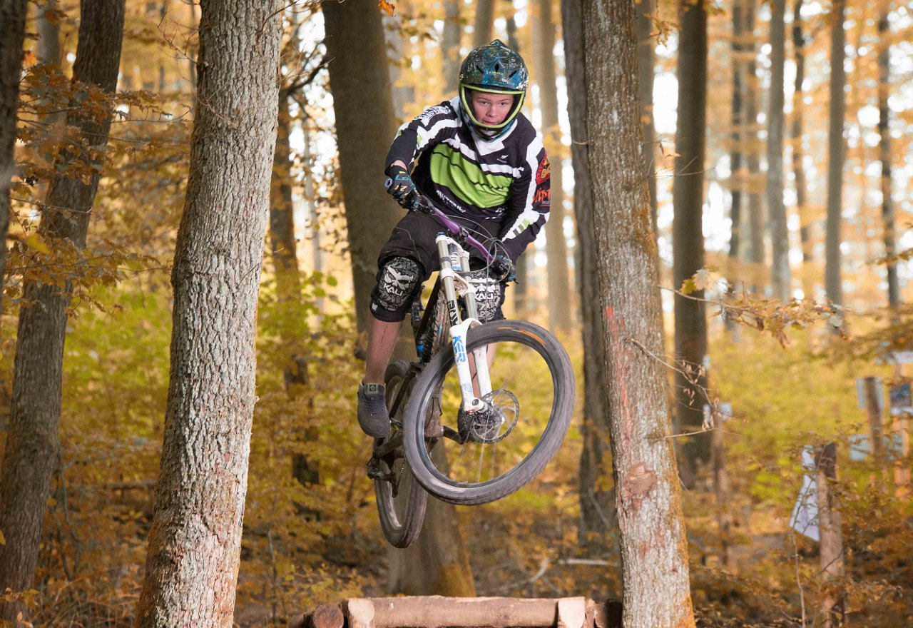 Sprung auf dem Flowtrail Bad Endbach. Foto: Daniel Böth