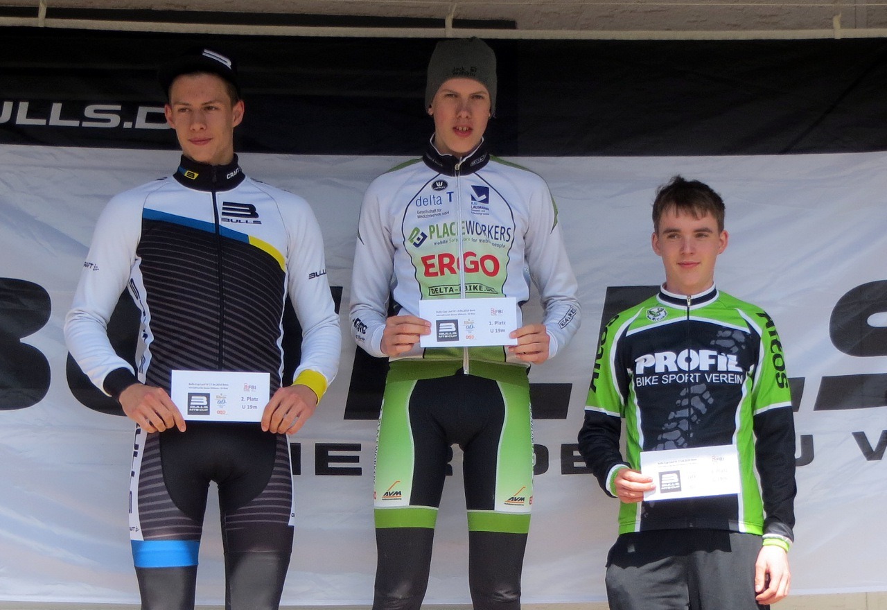 Niclas Zimmer (Mitte) im MTB Bulls-Cup 2016