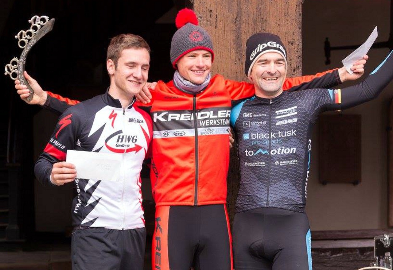 Christopher Platt (Mitte)