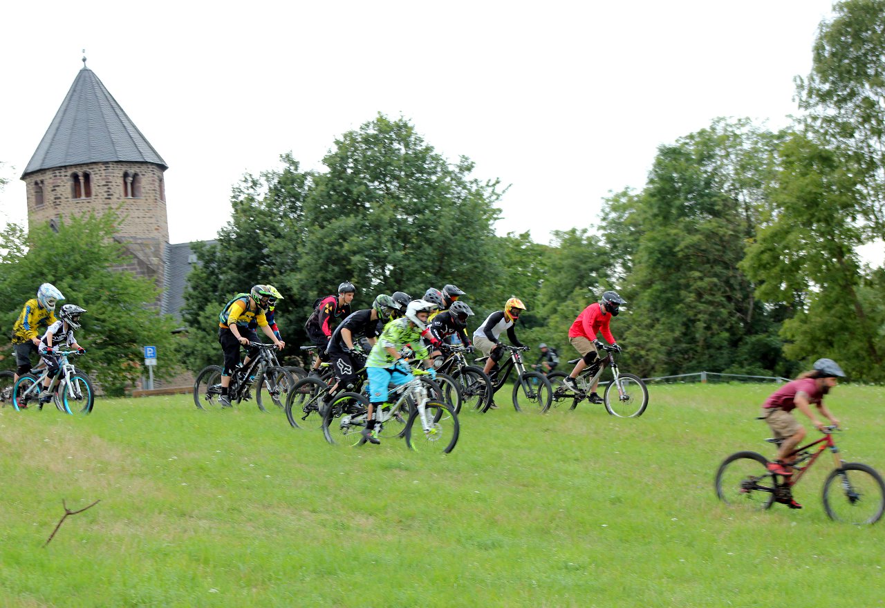 Freeride-Mountainbiker der RSG Gießen und Wieseck auf dem Schiffenberg