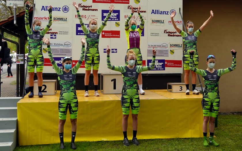 Ehrung Mannschaftwertung Frauen-Rad-Bundesliga in Karbach. Foto: Rainer Völkl