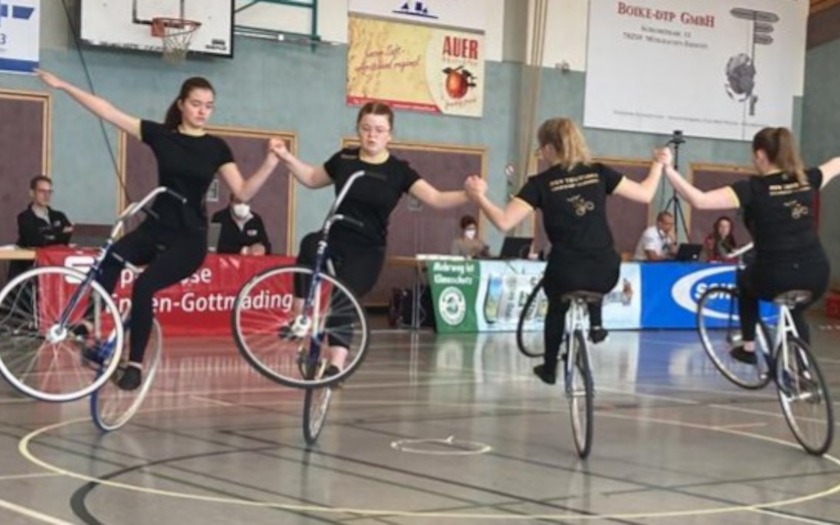 Kunstradsportlerinnen des RSV Krofdorf-Gleiberg