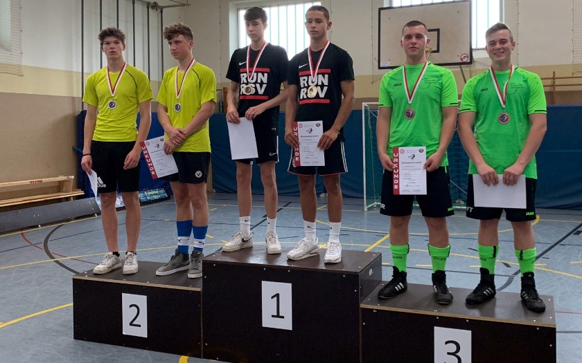 U19 Radballer des RSV Krofdorf-Gleiberg (Mitte, von links): Ben Weigand und Santino Muhl