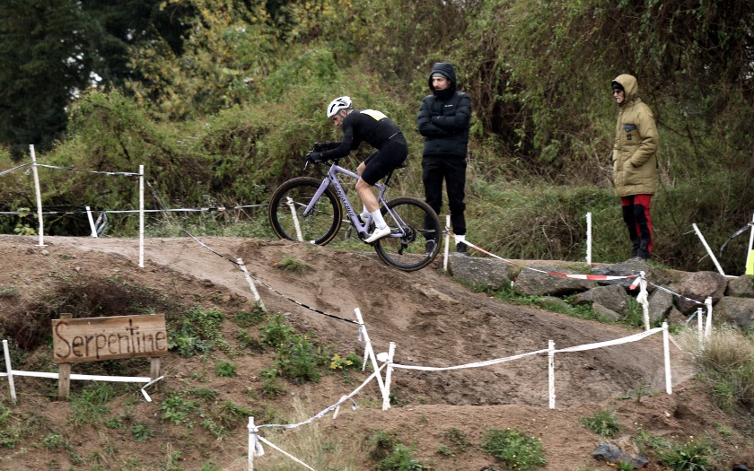 Hessenmeisterschaft Radcross 2023/2024 Darmstadt, Masters II und Junioren