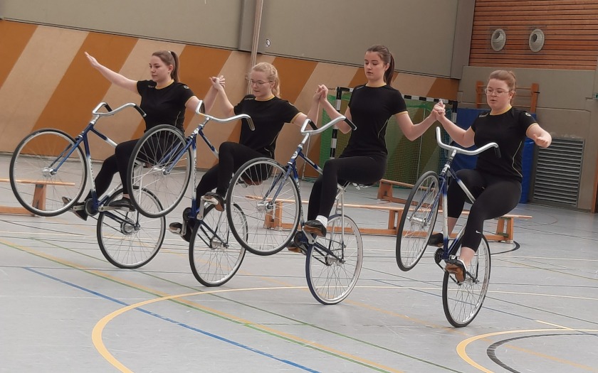 Kunstradsportlerinnen des RSV Krofdorf-Gleiberg beim Schelmenburgpokal