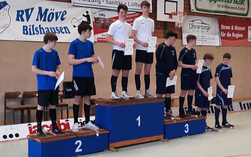 Krofdorfer U19-Radballer (Mitte) in Bilshausen