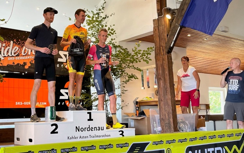 Jens Rübsam (Mitte)