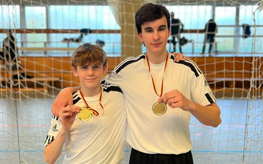 Die Radballer Henri (links) und Noah Abel vom RSV Krofdorf-Gleiberg