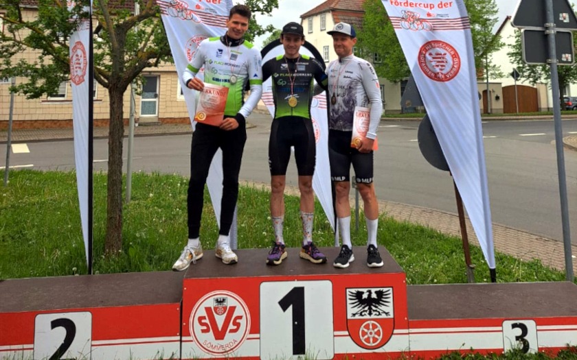 Podium der Männer Elite bei der Hessenmeisterschaft im Straßenradrennen in Leubingen 2023