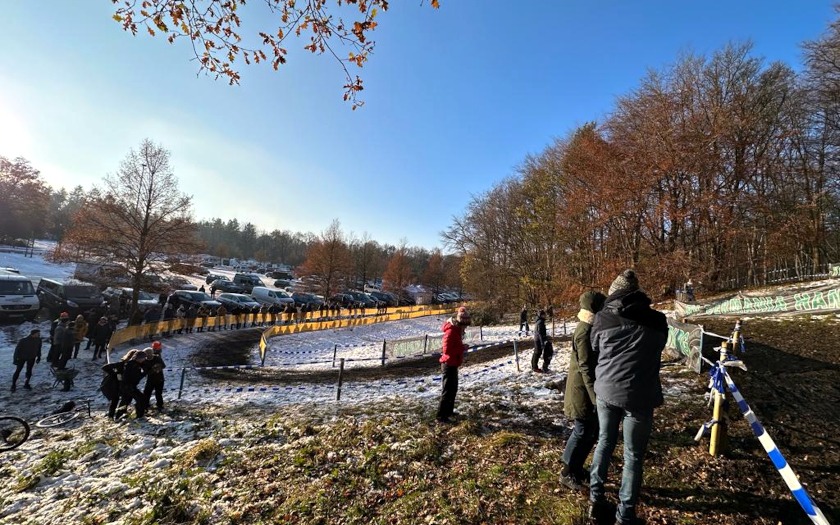 Blick auf die Strecke der UCI Cyclo-Cross Masters WM 2023/2024 in Hamburg