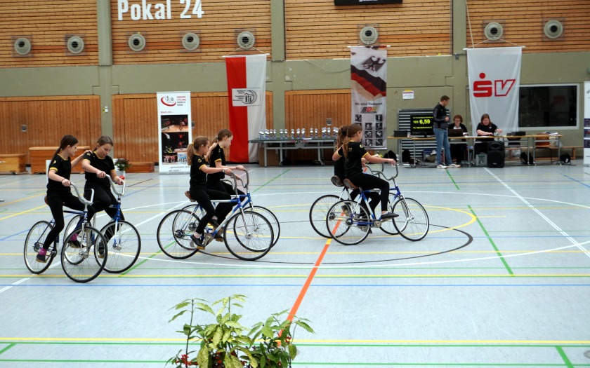 Kunstradsportlerinnen des RSV Krofdorf-Gleiberg im Schelmenburgpokal 2024