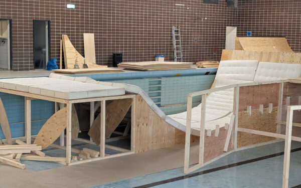 Im Bau befindliche BMX-Bahnen im ehemaligen Schul- und Trainingsbad am Woog in Darmstadt