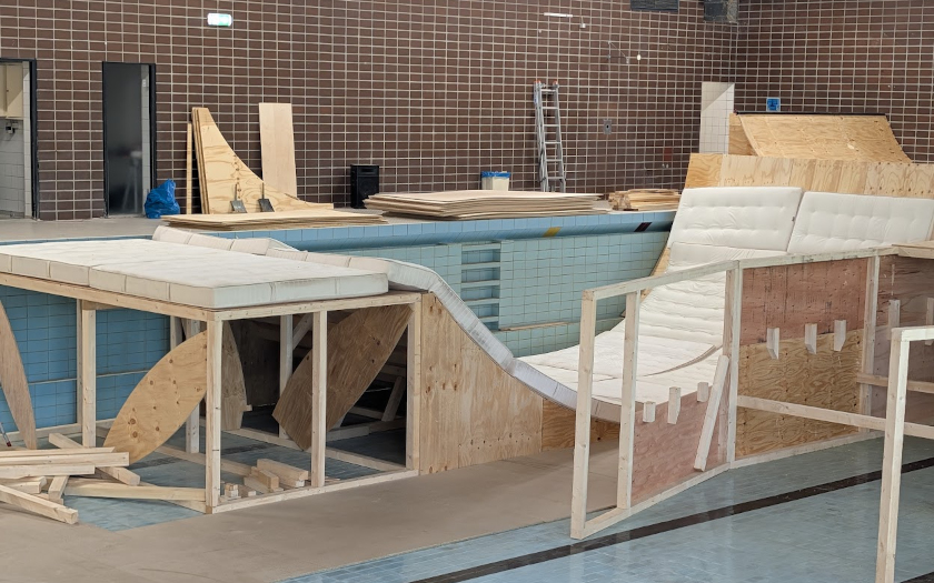 Im Bau befindliche BMX-Bahnen im ehemaligen Schul- und Trainingsbad am Woog in Darmstadt