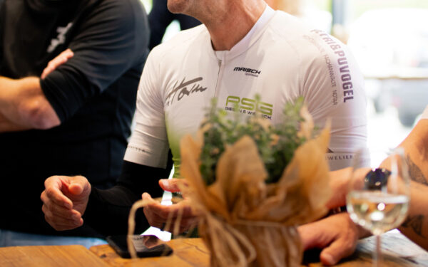 Person in einem Radsporttrikot