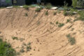 Blick auf eine beschädigte Fahrspur im Dirtpark Castle Trails in Solms