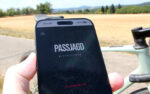 Mobiltelefon mit aufgerufener Webseite von passjagd.de