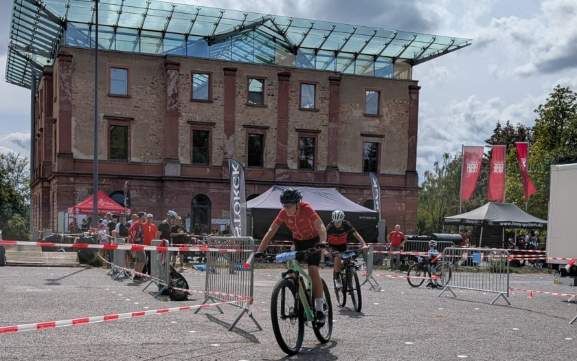 Dust & Dirt 2026 vor dem Jagdschloss Platte in Wiesbaden